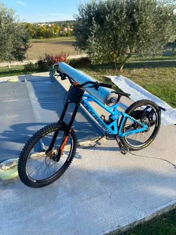 Gebrauchtes Mondraker Summum Pro 2018 2018 Mountainbike, Blau, 27, 5 (650B) — Bild 1 von 30