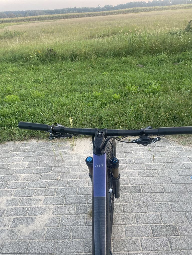 Used Orbea OIZ M-PRO 2023 2023 Mountainbike, Purple, 29 — image 7 of 7