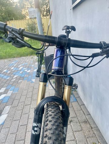 Used Orbea OIZ M-PRO 2023 2023 Mountainbike, Purple, 29 — image 6 of 7