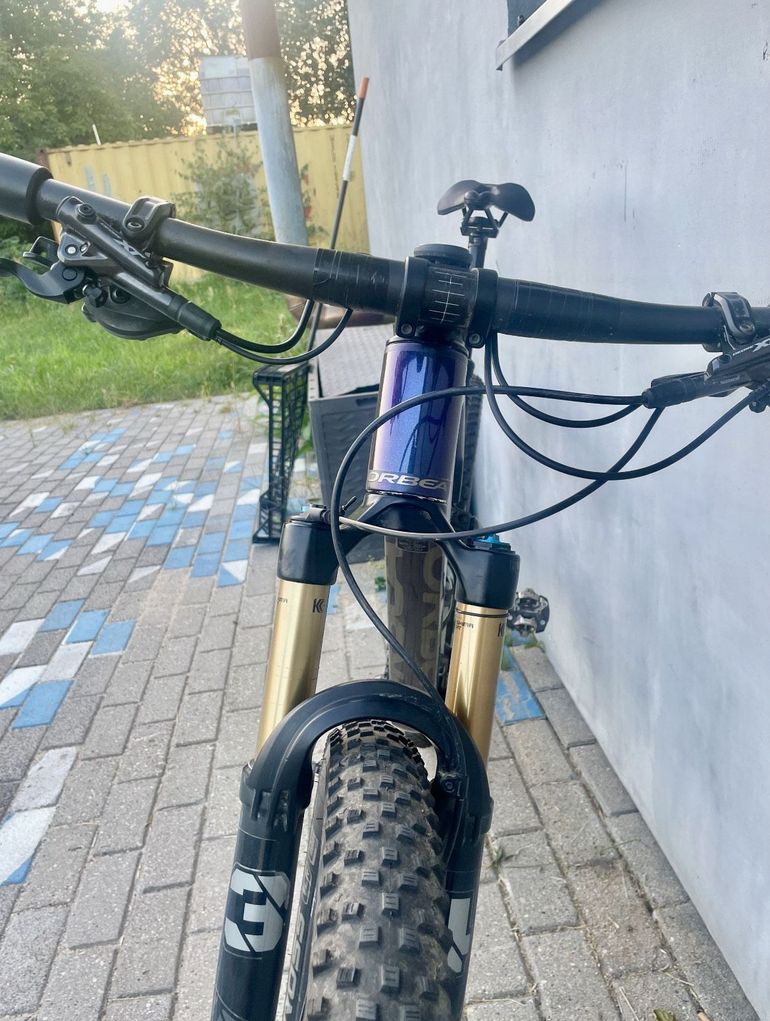 Used Orbea OIZ M-PRO 2023 2023 Mountainbike, Purple, 29 — image 6 of 7