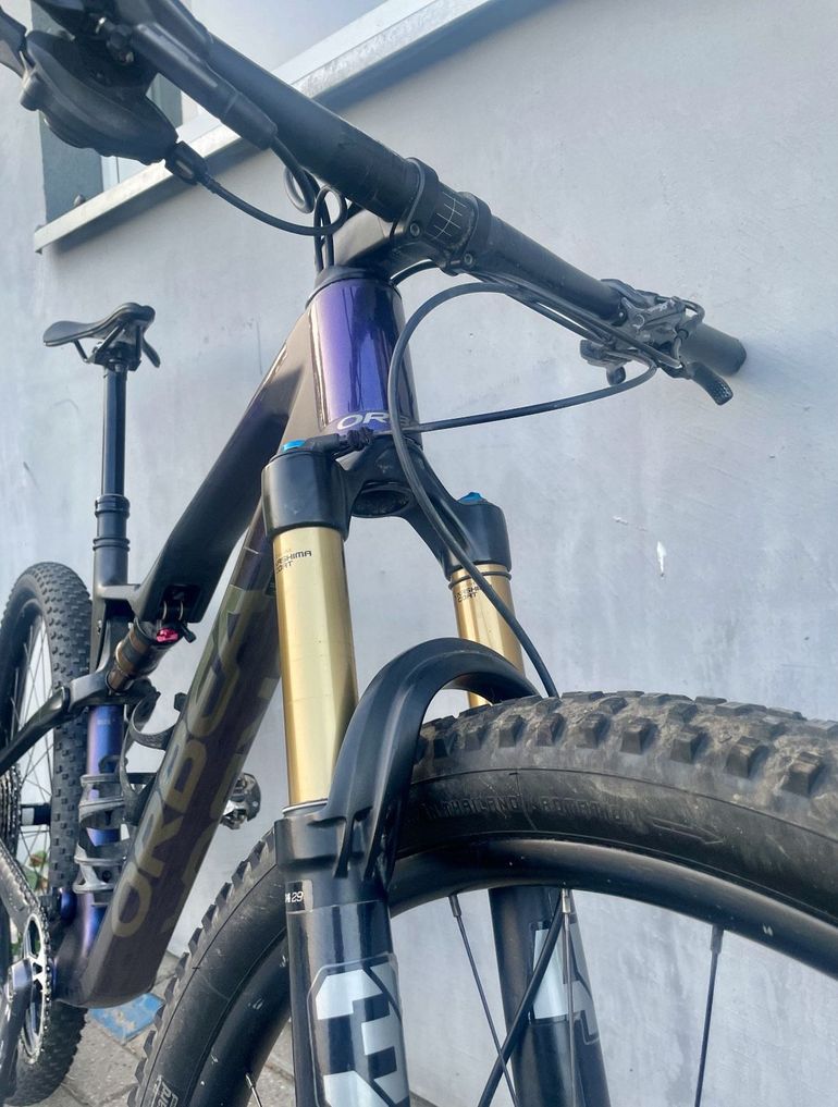 Used Orbea OIZ M-PRO 2023 2023 Mountainbike, Purple, 29 — image 4 of 7