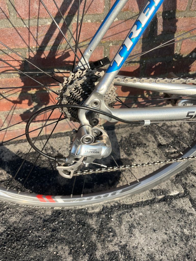 Used Trek Discovery Ultegra 2007 Road & Gravel, Light Gray — image 3 of 12