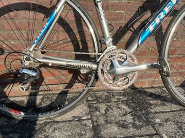 Used Trek Discovery Ultegra 2007 Road & Gravel, Light Gray — image 2 of 12