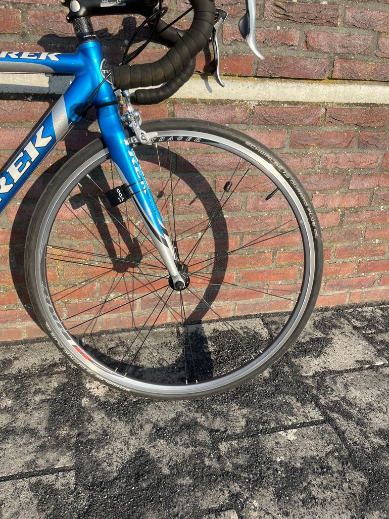 Used Trek Discovery Ultegra 2007 Road & Gravel, Light Gray — image 9 of 12