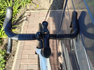 Used Giant Defy Advanced Pro 1 2024 2024 Road & Gravel, White — image 5 of 8