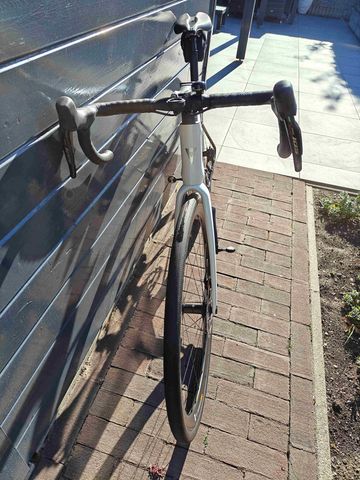 Used Giant Defy Advanced Pro 1 2024 2024 Road & Gravel, White — image 3 of 8
