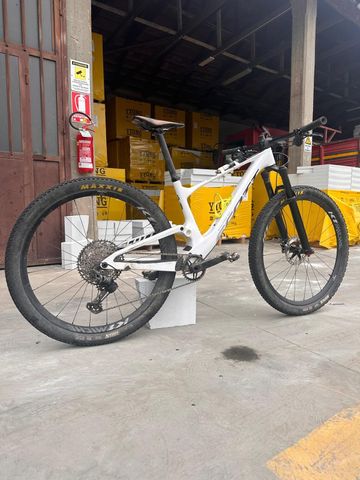 Used Scott Spark RC Pro 2022 2022 Mountainbike, White, 29 — image 1 of 6