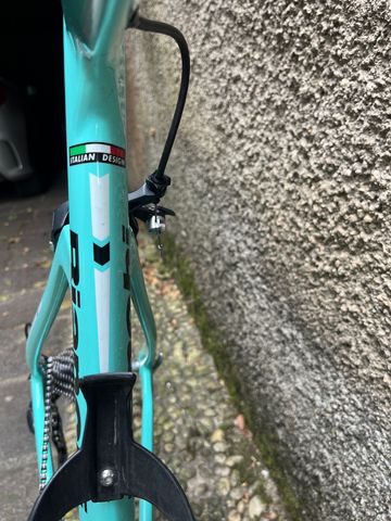 Used Bianchi Aria Ultegra 2018 2018 Road & Gravel, Blue — image 10 of 19