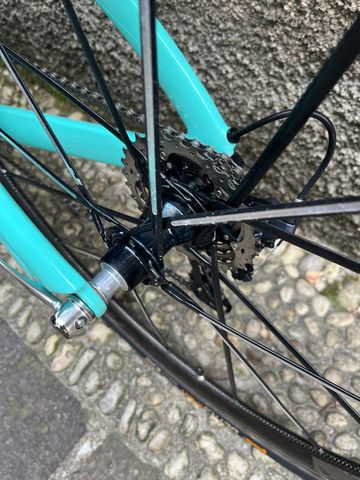 Used Bianchi Aria Ultegra 2018 2018 Road & Gravel, Blue — image 12 of 19