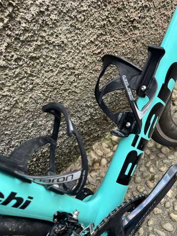 Used Bianchi Aria Ultegra 2018 2018 Road & Gravel, Blue — image 9 of 19