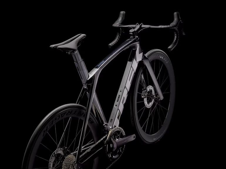 Used Trek Madone SL 7 2023 2023 Road & Gravel, Black — image 8 of 9