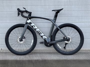 Used Trek Madone SL 7 2023 2023 Road & Gravel, Black — image 2 of 9