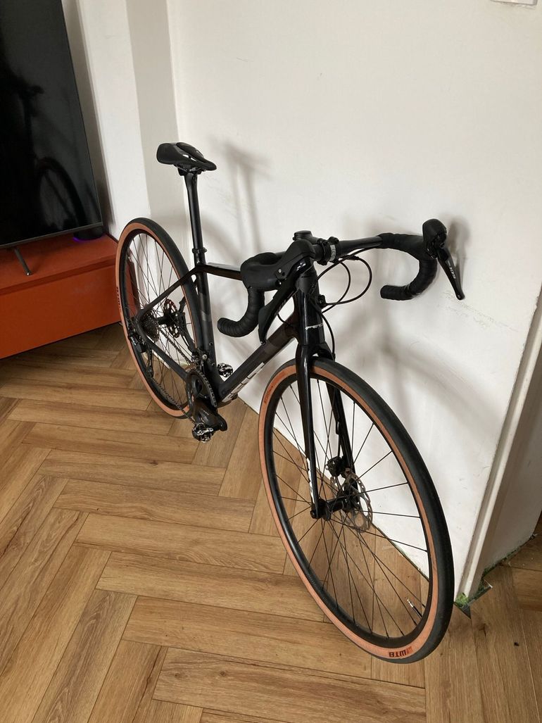 Felt VR Performance 105 2023 2023 Road & Gravel usato, Nero — immagine 2 di 5