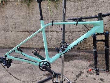 Used Orbea ALMA M11-AXS 2022 Frameset 2022 Mountainbike, Green, 29 — image 2 of 16