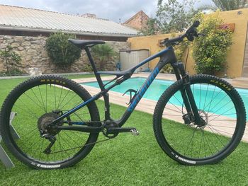 Used Specialized Epic Shimano Deore XT 2017 Mountainbike, Black — image 1 of 4