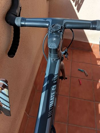 Used Canyon Ultimate CF SLX 8.0 2018 2018 Road & Gravel, Black — image 7 of 17