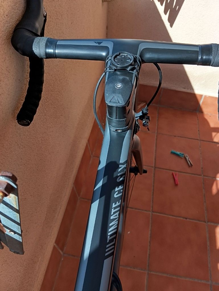 Used Canyon Ultimate CF SLX 8.0 2018 2018 Road & Gravel, Black — image 7 of 17