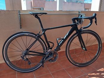 Used Canyon Ultimate CF SLX 8.0 2018 2018 Road & Gravel, Black — image 1 of 17