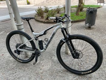 Used Lapierre XRM 6.9 2023 2023 Mountainbike, Light Gray, 29 — image 1 of 7