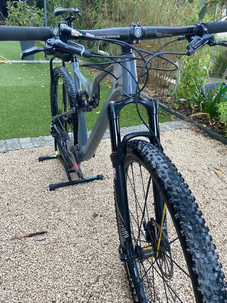 Used Head Adapt Edge 2018 2018 Mountainbike, Light Gray, 29 — image 10 of 11