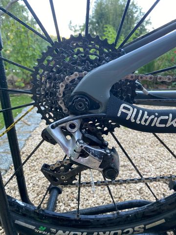 Used Head Adapt Edge 2018 2018 Mountainbike, Light Gray, 29 — image 8 of 11
