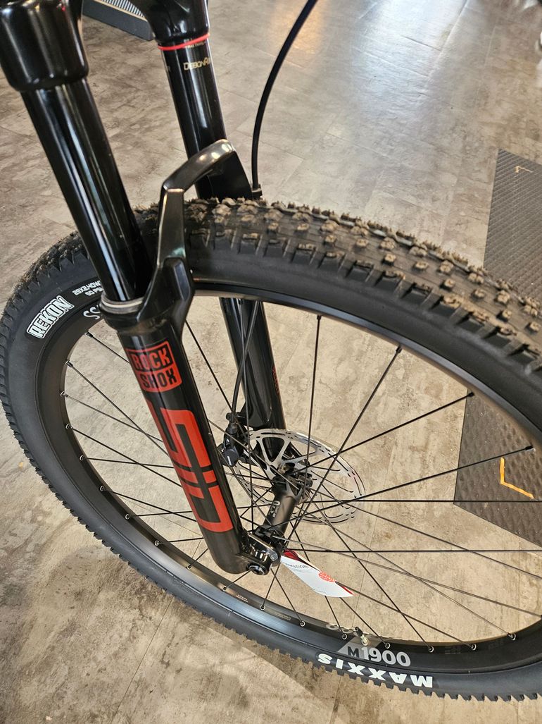 Used BMC Fourstroke LT ONE 2024 2024 Mountainbike, Red, 29 — image 3 of 5