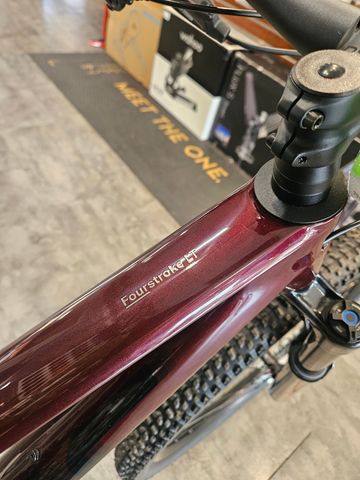 Used BMC Fourstroke LT ONE 2024 2024 Mountainbike, Black, 29 — image 2 of 5