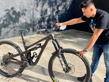 Used Yeti SB150 C2 2020 2020 Mountainbike, Black, 29 — image 3 of 3