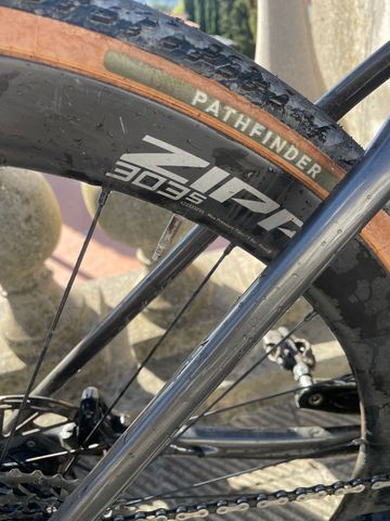 Used Specialized Diverge SRAM Force eTap AXS 2023 Road & Gravel, Light Gray — image 7 of 10