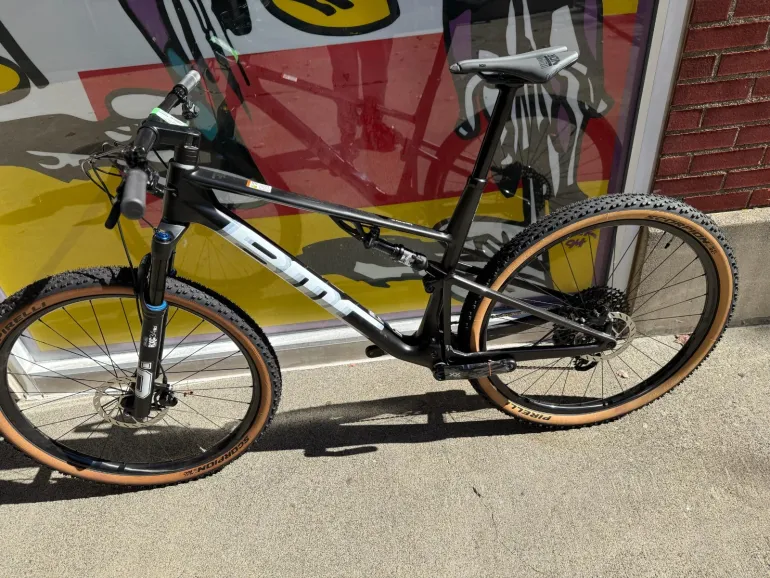 Used BMC Fourstroke 01 TEAM 2024 Mountainbike, Black — image 2 of 9