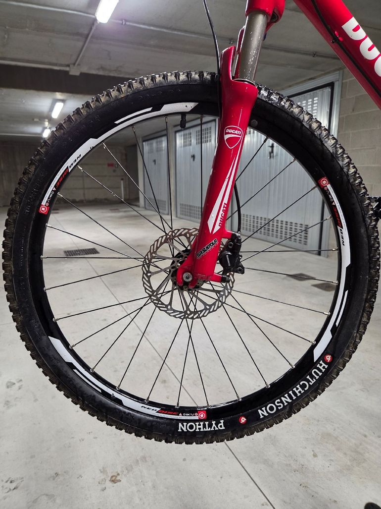 Used Bianchi 700 Sx 2012 Mountainbike, Red — image 9 of 10