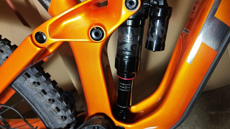 Used Trek Slash 9.8 XT 2021 2021 Mountainbike, Orange, 29 — image 6 of 14
