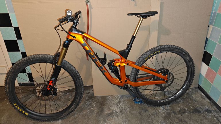 Used Trek Slash 9.8 XT 2021 2021 Mountainbike, Orange, 29 — image 1 of 14