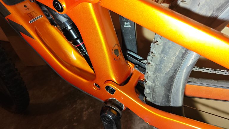 Used Trek Slash 9.8 XT 2021 2021 Mountainbike, Orange, 29 — image 9 of 14