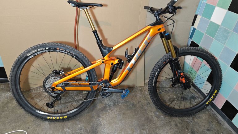 Used Trek Slash 9.8 XT 2021 2021 Mountainbike, Orange, 29 — image 13 of 14