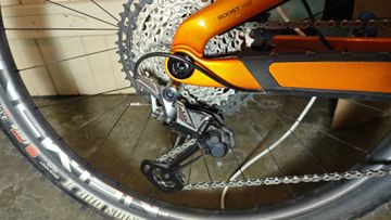 Used Trek Slash 9.8 XT 2021 2021 Mountainbike, Orange, 29 — image 12 of 14