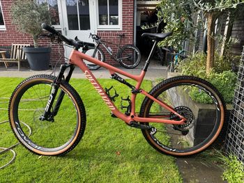 Used Specialized Epic SRAM GX Eagle AXS 2022 Mountainbike, Orange — image 8 of 8