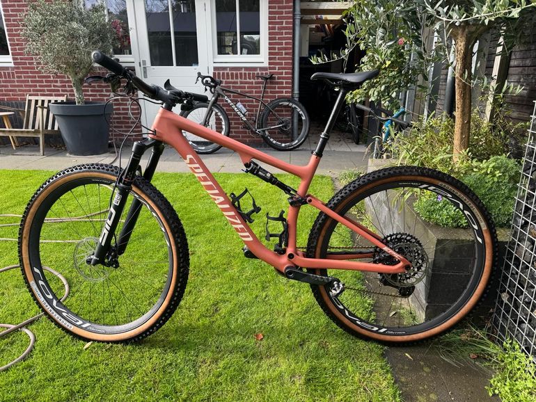Used Specialized Epic SRAM GX Eagle AXS 2022 Mountainbike, Orange — image 8 of 8