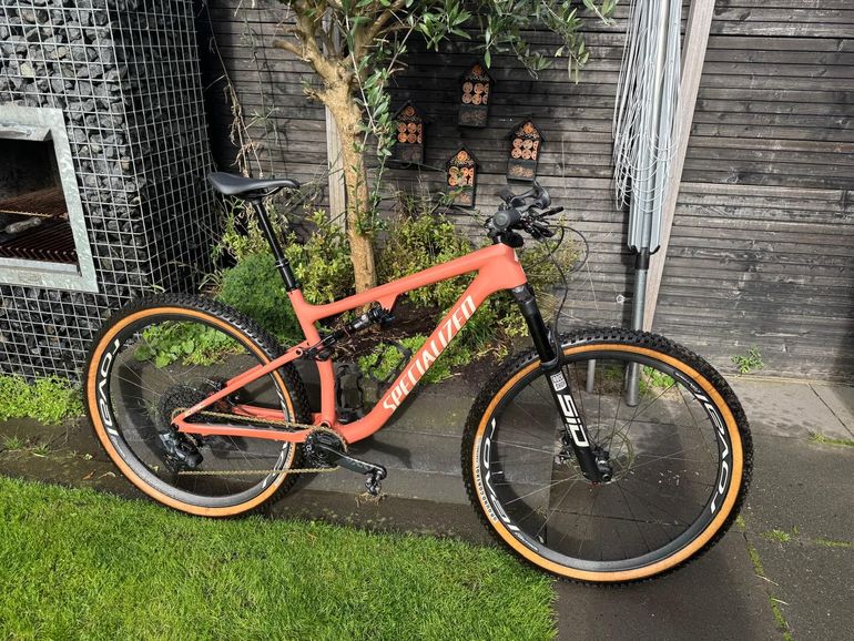 Used Specialized Epic SRAM GX Eagle AXS 2022 Mountainbike, Orange — image 2 of 8