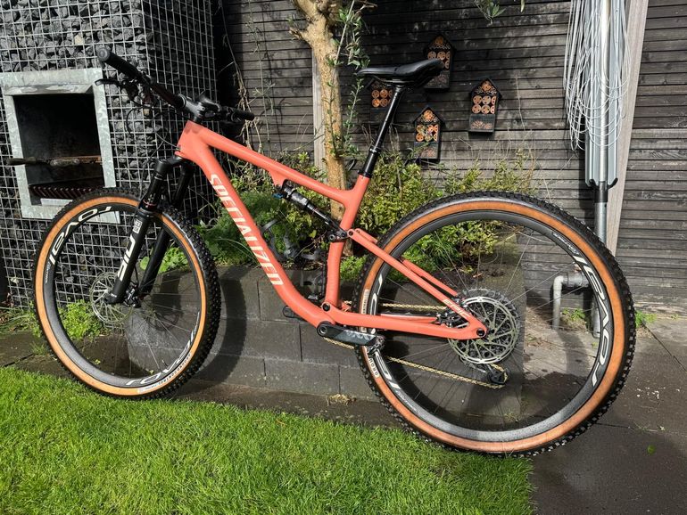 Used Specialized Epic SRAM GX Eagle AXS 2022 Mountainbike, Orange — image 5 of 8