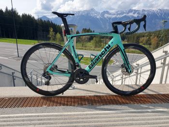 Used Bianchi Oltre XR4 Disc Ultegra Di2 2020 2020 Road & Gravel