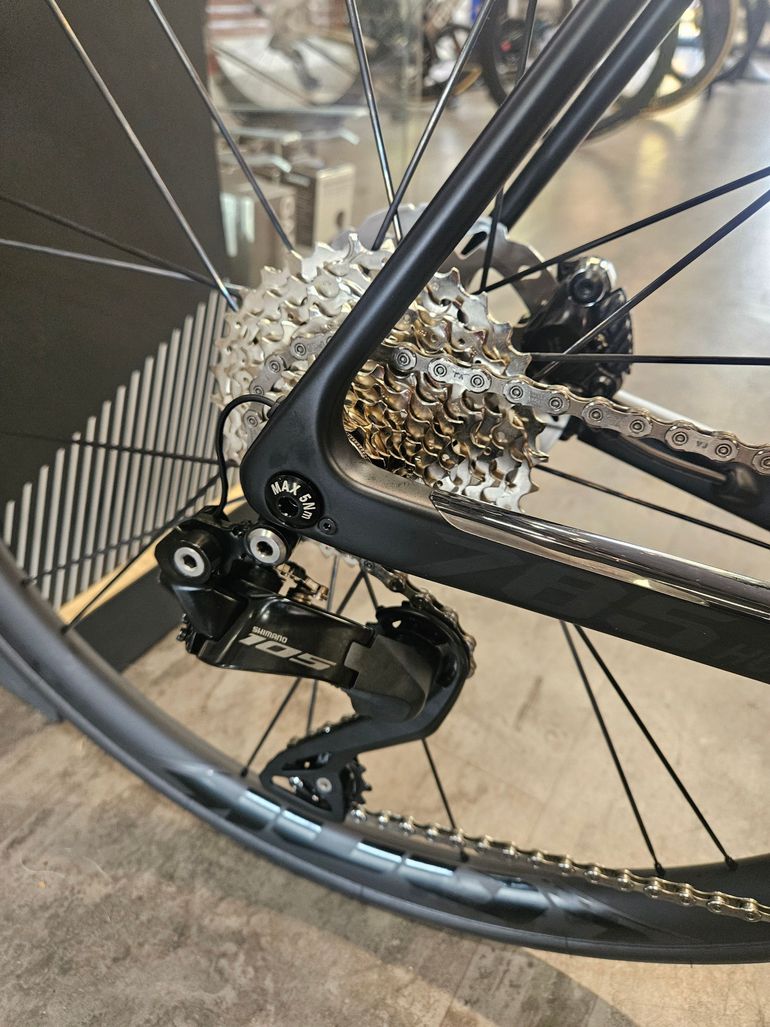 Used Look 785 Huez 105 Di2 2024 2024 Road & Gravel, Blue — image 4 of 4
