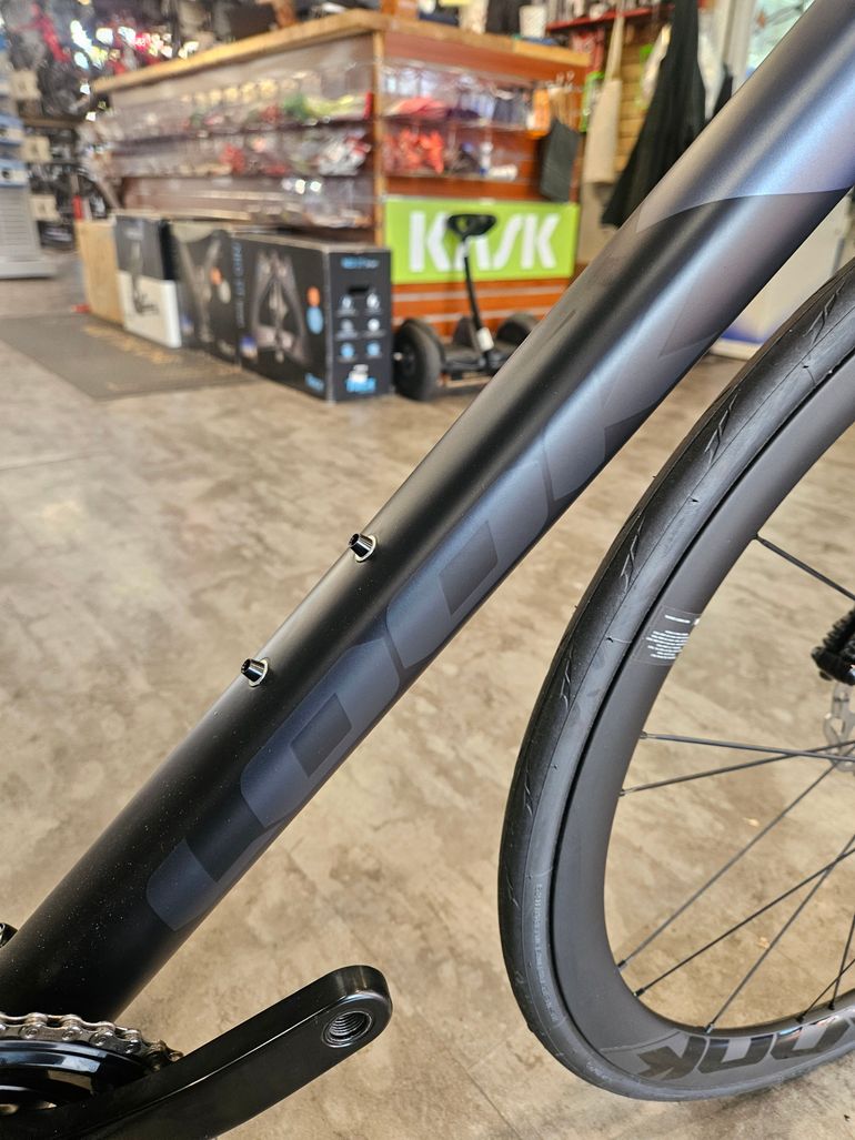 Used Look 785 Huez 105 Di2 2024 2024 Road & Gravel, Black — image 5 of 5