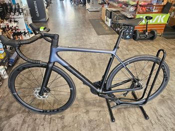 Used Look 785 Huez 105 Di2 2024 2024 Road & Gravel, Black — image 2 of 5