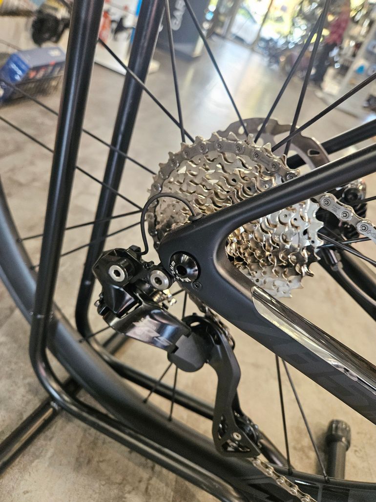 Used Look 785 Huez 105 Di2 2024 2024 Road & Gravel, Black — image 3 of 5