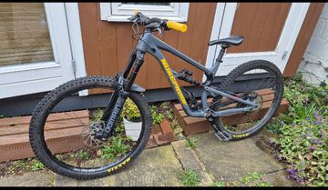 Used Nukeproof Mega 290 Alloy Comp 2022 2022 Mountainbike, Light Gray, 29 — image 4 of 6
