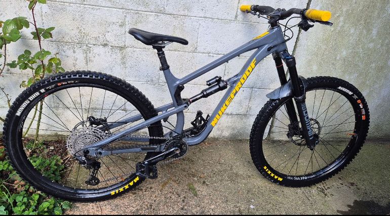 Used Nukeproof Mega 290 Alloy Comp 2022 2022 Mountainbike, Light Gray, 29 — image 2 of 6