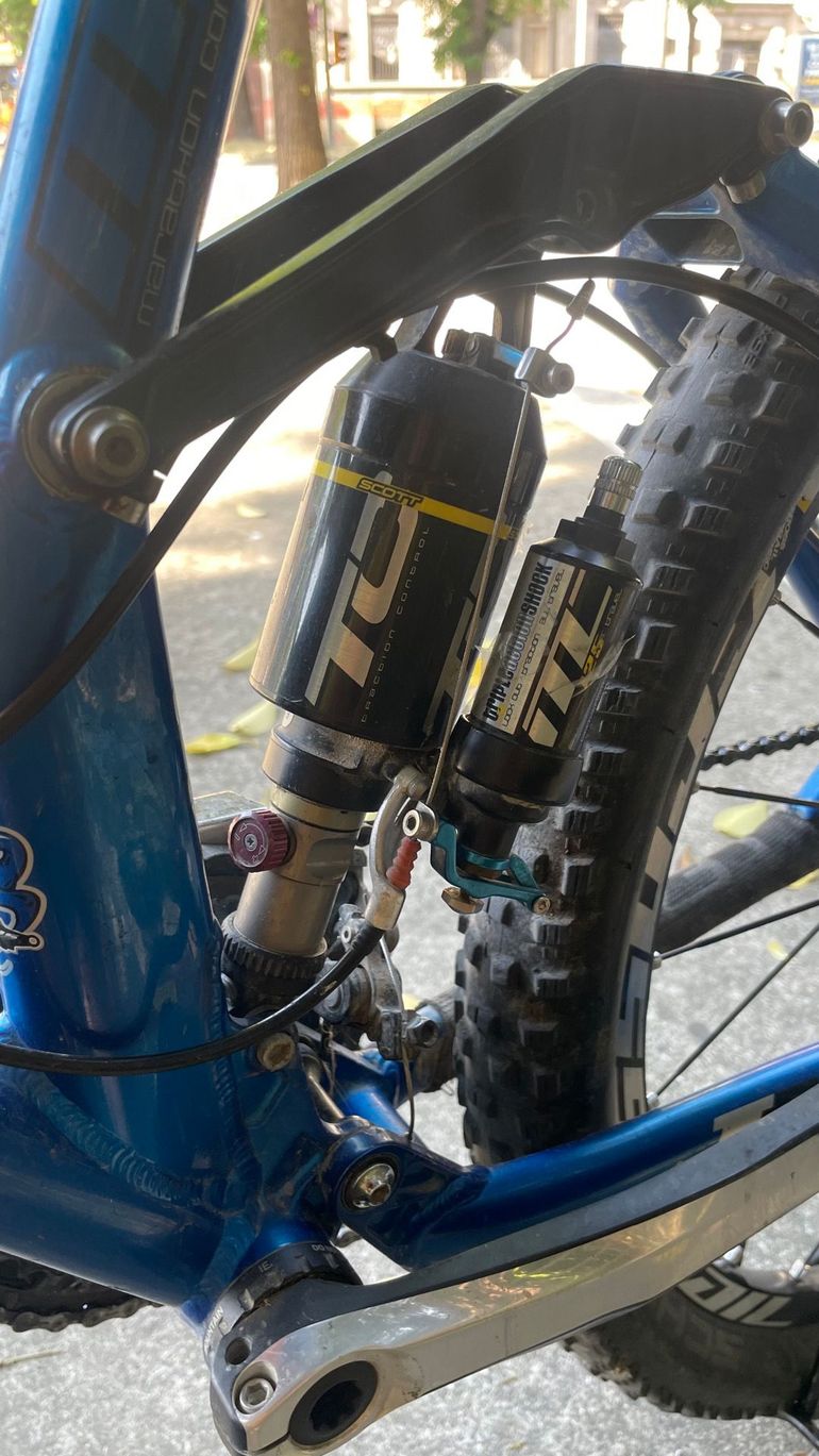 Used Scott Genius MT40 2012 Mountainbike, Blue, 26 — image 7 of 8