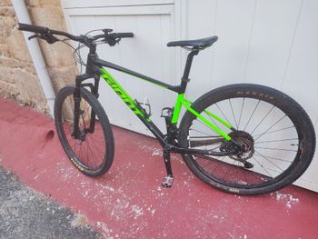 Used Giant Fathom 29 2 2017 2017 Mountainbike, Green, 29 — image 4 of 5