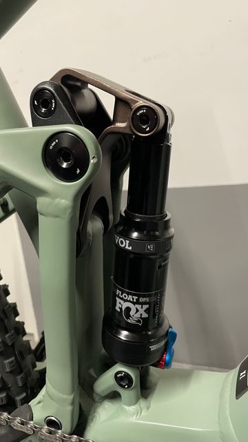 Used Focus THRON² 6.9 2020 2020 Mountainbike, Green, 29 — image 7 of 15